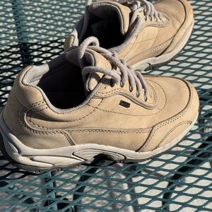 Cabela's Ladies Dry-Plus Leather Walking/Hiking Shoes